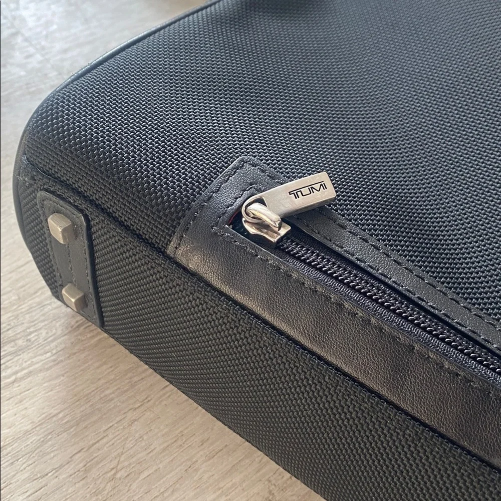 Tumi Briefcase Elements Collection Ballistic Nylon Leather Handle Zip Laptop Bag